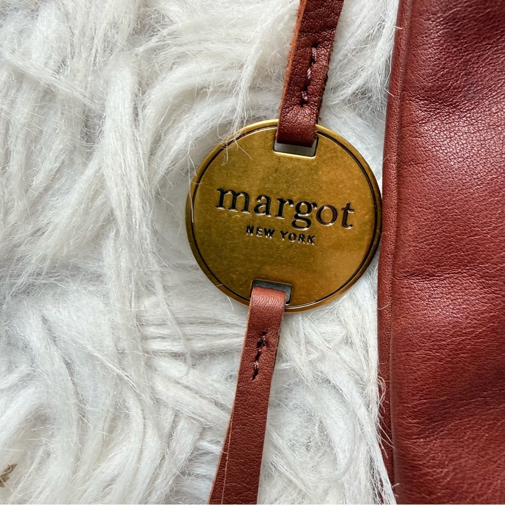 Margot New York Hobo Rich Brown Leather Lightweight Crossbody Bag Purse - Picture 5 of 15